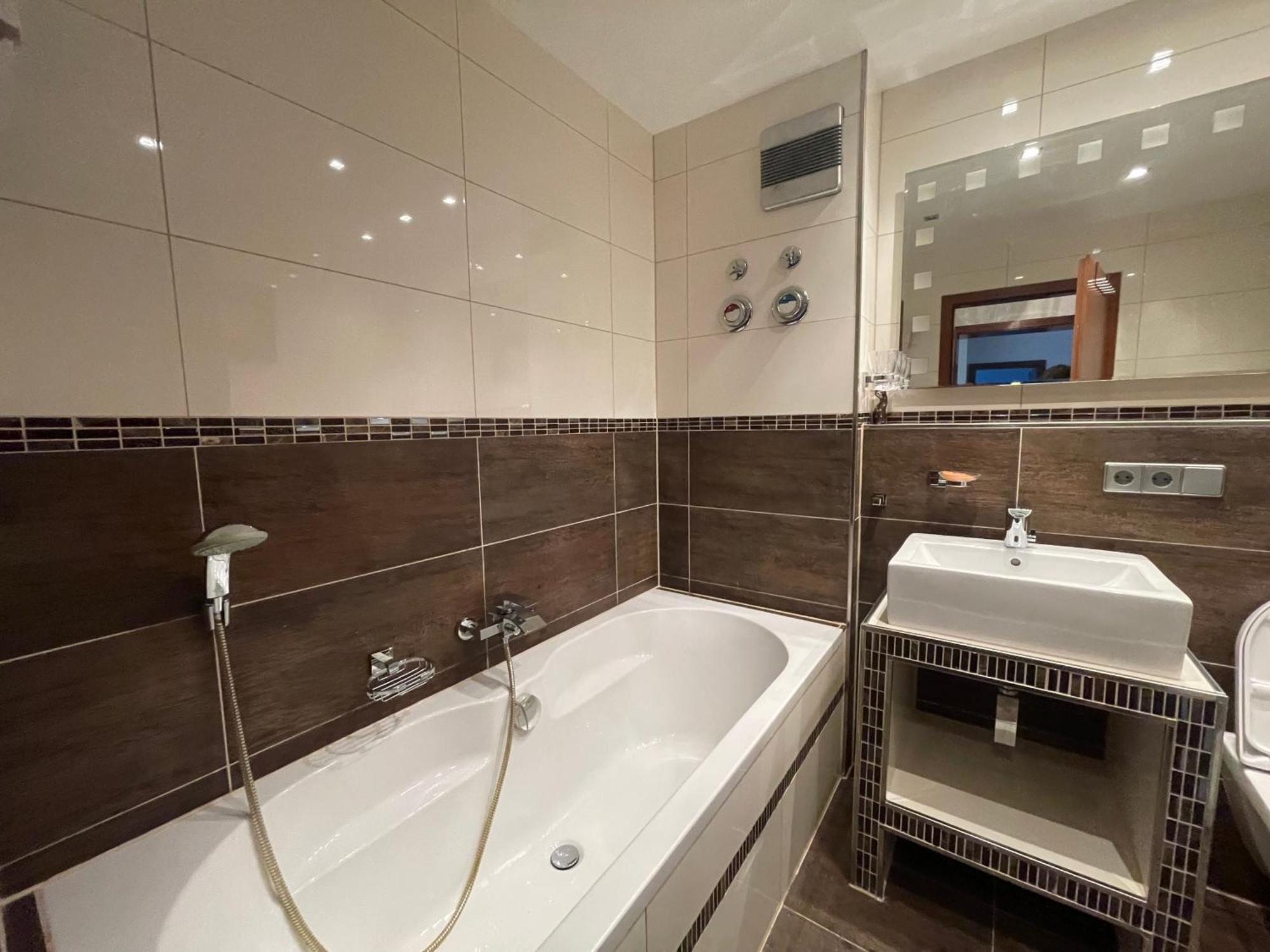 Wunderschoenes 2 Zimmer Apartment Zentrum Goldstadt Pforzheim Buitenkant foto